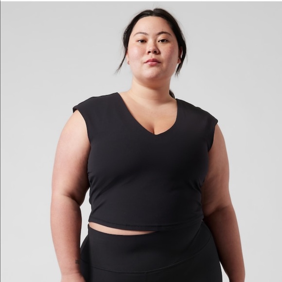 Athleta Transcend Cropped Tee // Black - Picture 4 of 13